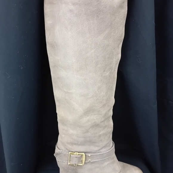 Air Jordan's + Woman's shoes assorted - Picture 5 of 8